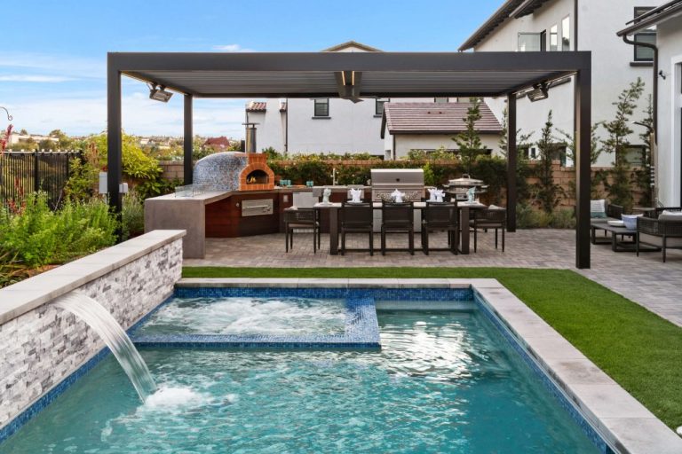 Louvred Roof Entertaining Image