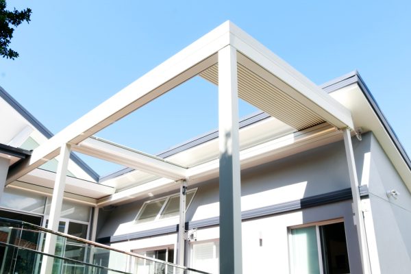 Australian Made Bioclimatic Louvred Roof Image (2) Australian Made Bioclimatic Louvred Roof Image (2)