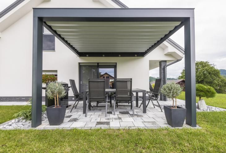 Motorised Louvred Roof Shade Image
