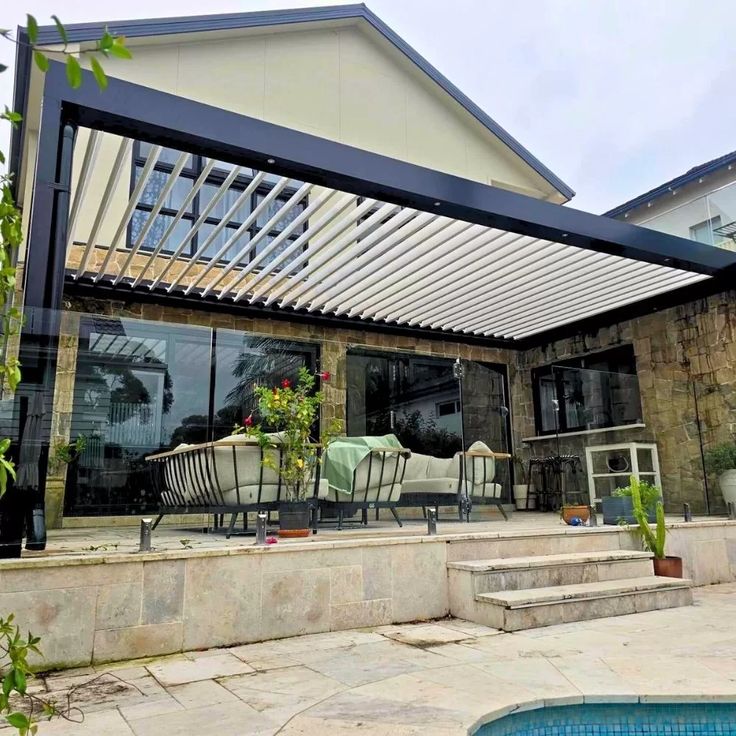 Louvred Patio Roof Image