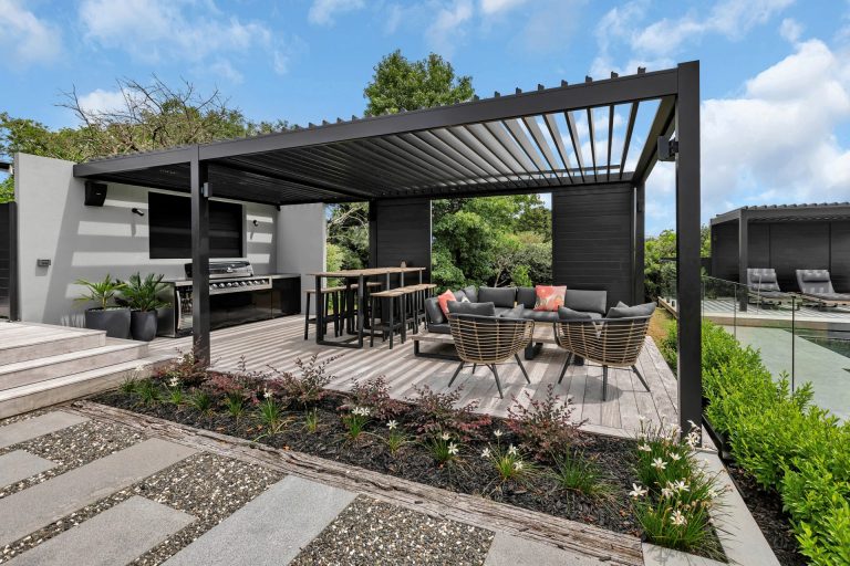 louvred deck roof Image