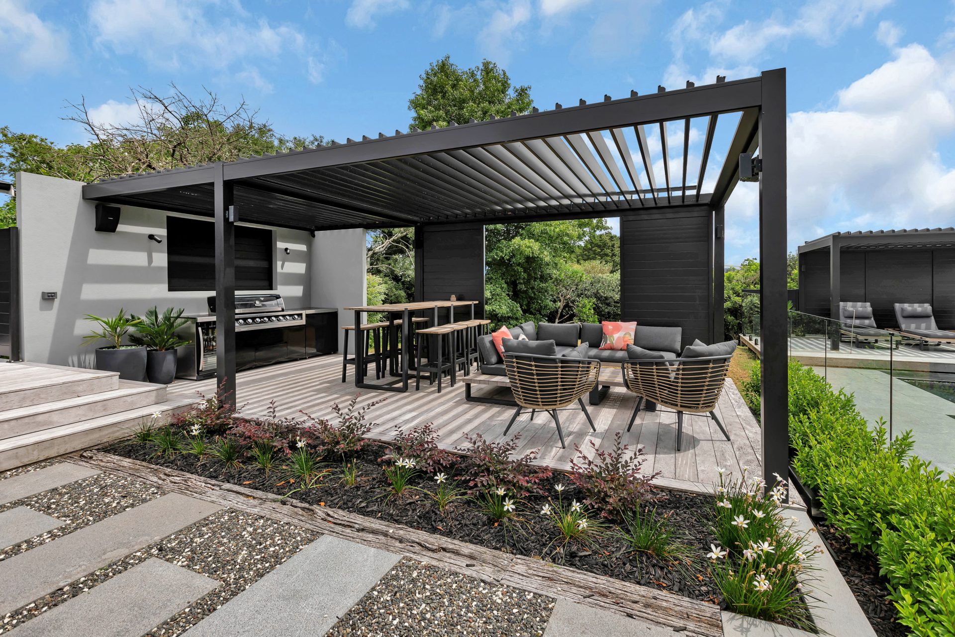 louvred deck roof Image