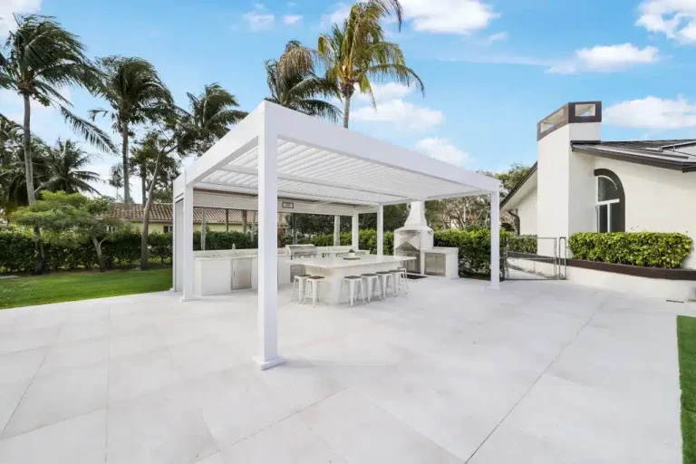 Single Post Pergola vs Four Post Pergola