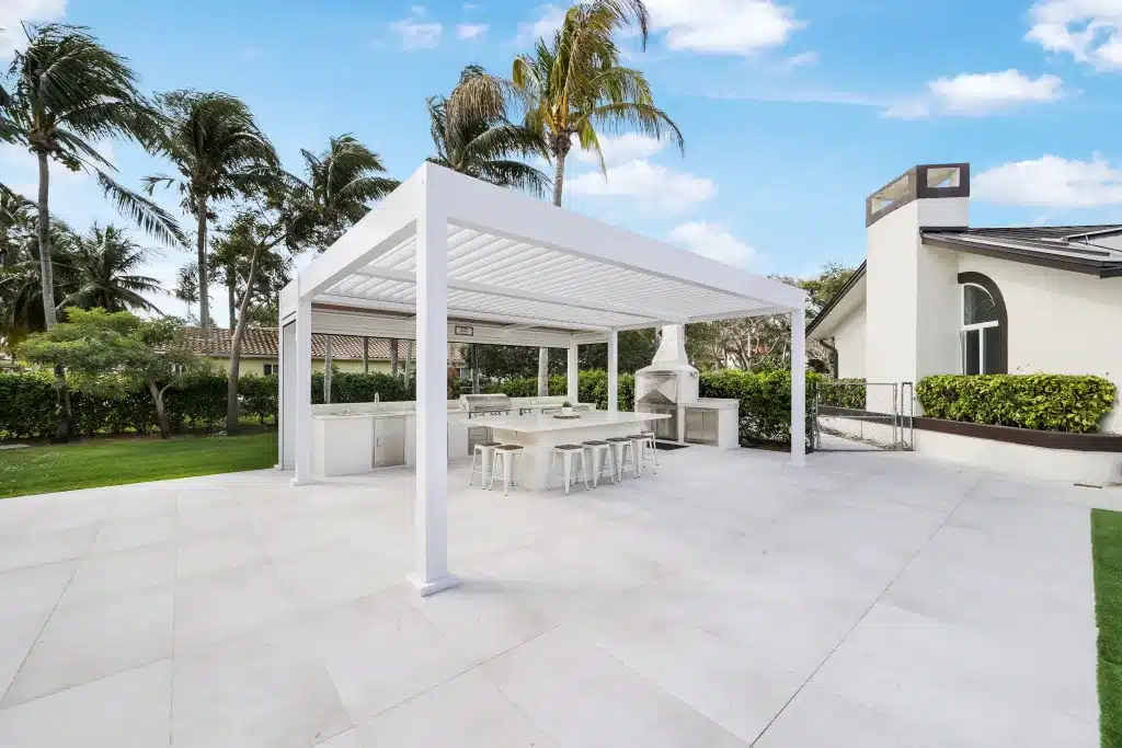 Single Post Pergola vs Four Post Pergola
